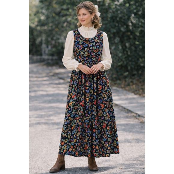 Selections by Manor House Dresses & Skirts - VTG Modest Jumper Dress Paisley Sz S Black Floral Pockets Cottagecore MIDI USA